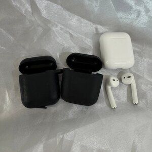 OEM Apple Airpods 2nd Generation with 2 Silicone Cases + Charger